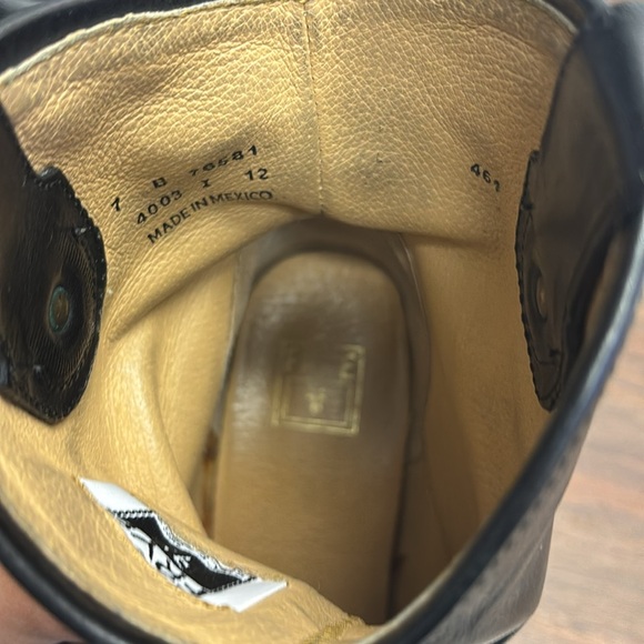 Frye Women's Jackie Button Short Boot. Used condition. Size 7. - Picture 12 of 16